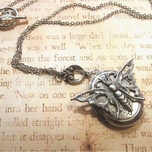 Butterfly Locket Necklace Pendant Jewelry Vintage Antique Boho Silver Memory
